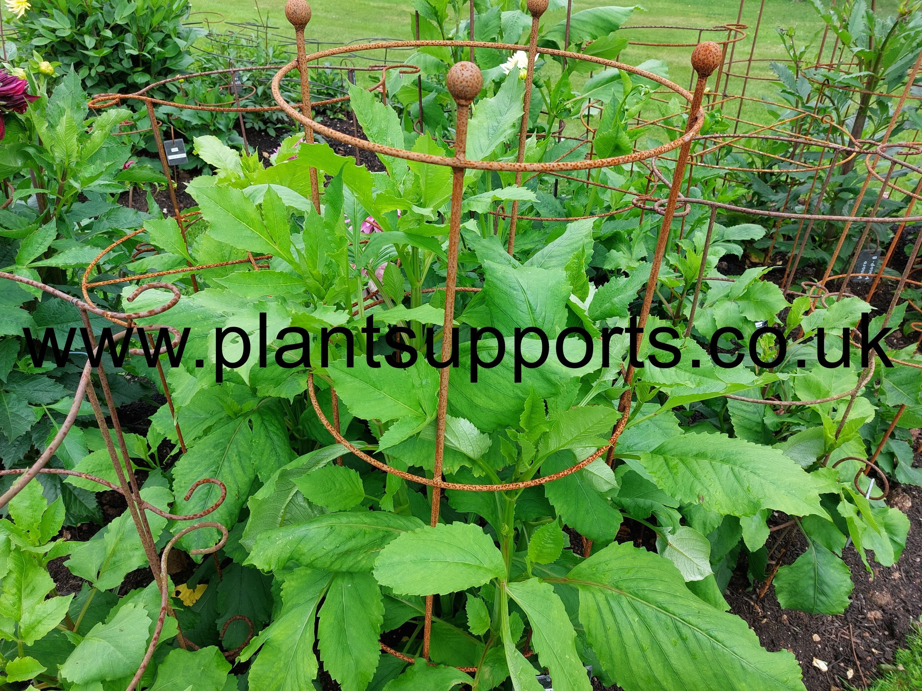 Ball Topped Parallel Cone 1.27m high A0068